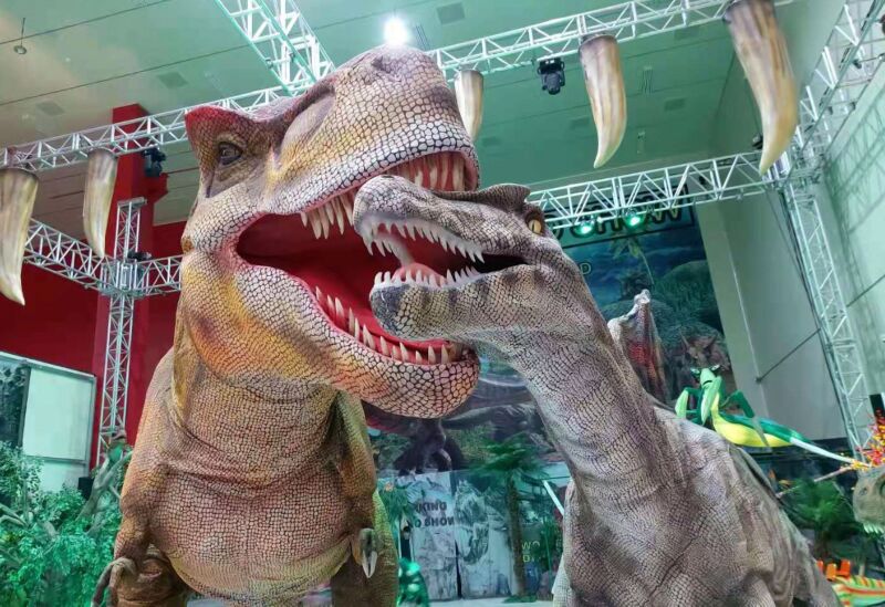 韩国舞台行走恐龙